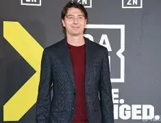 奥斯梅恩身体优势明显的简单介绍