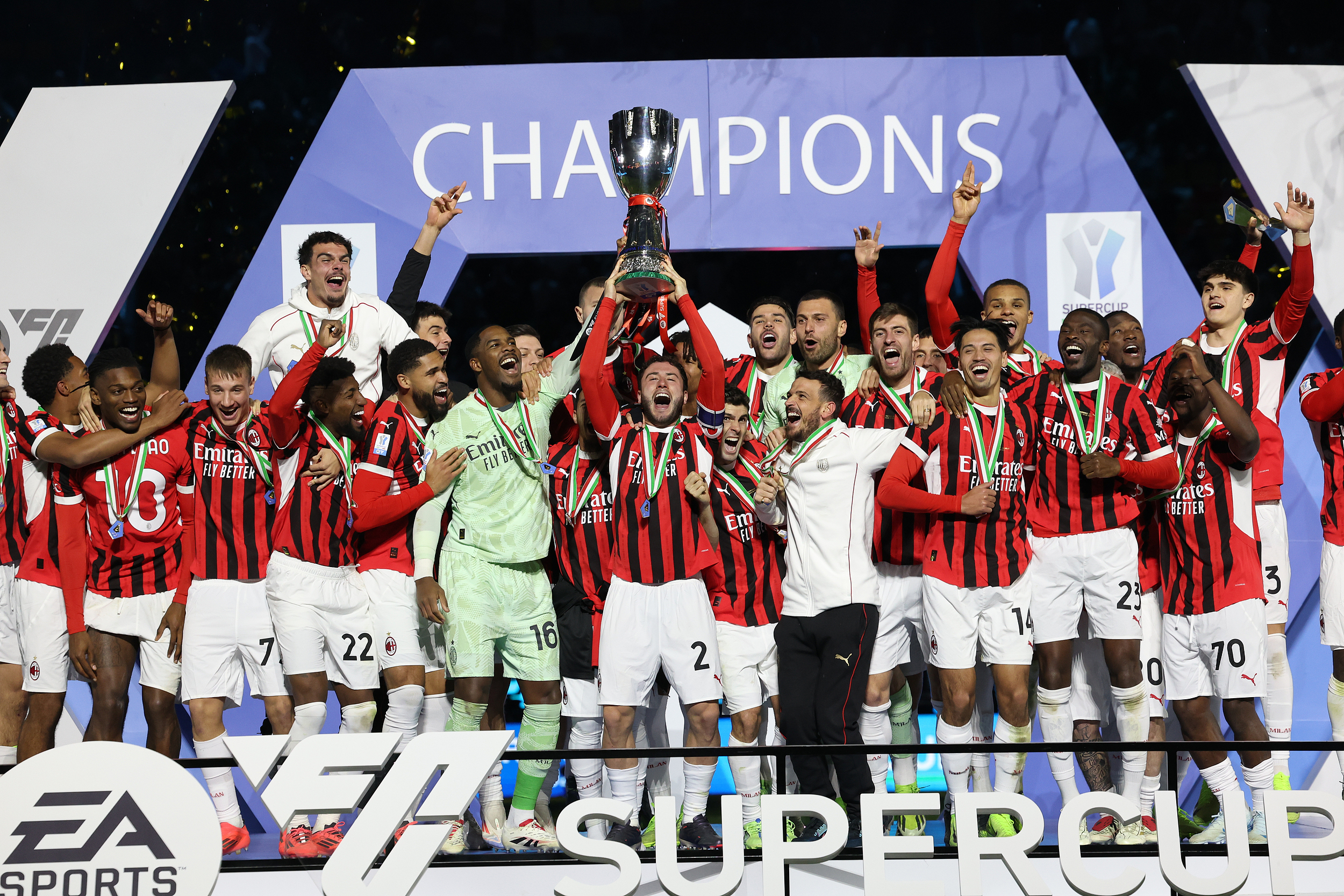 球队数据_包含AC米兰意甲击败都灵吉鲁头球建功的词条